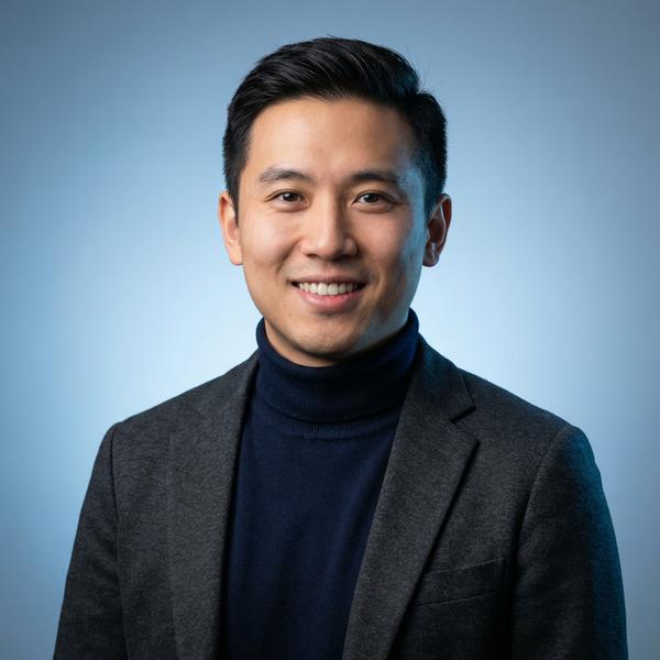 四虎社区顾问陈逸飞